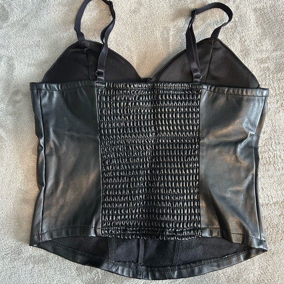 Going out top - Picture 2 of 3